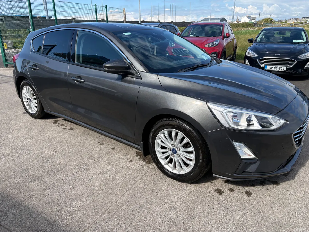 Ford Focus Hatchback, Petrol, 2019, Grey