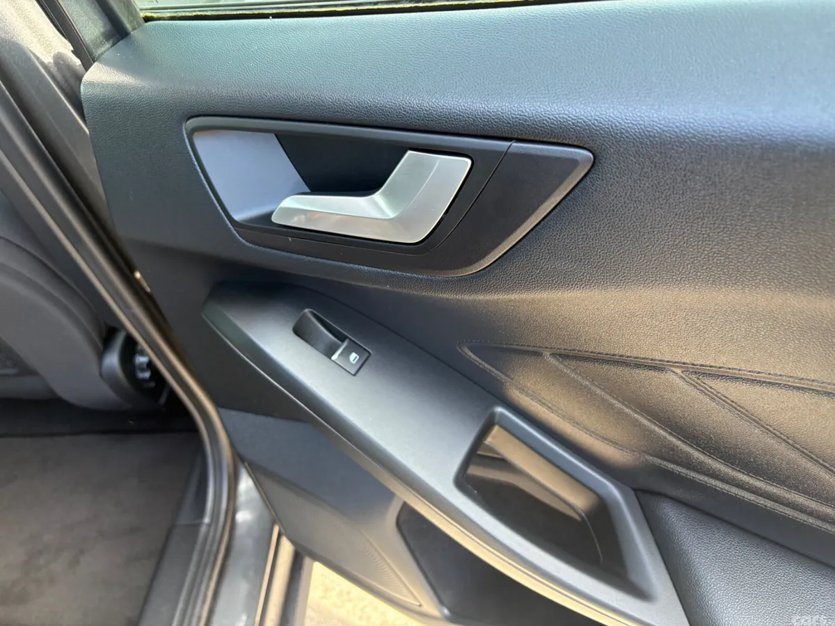Ford Focus Hatchback, Petrol, 2019, Grey