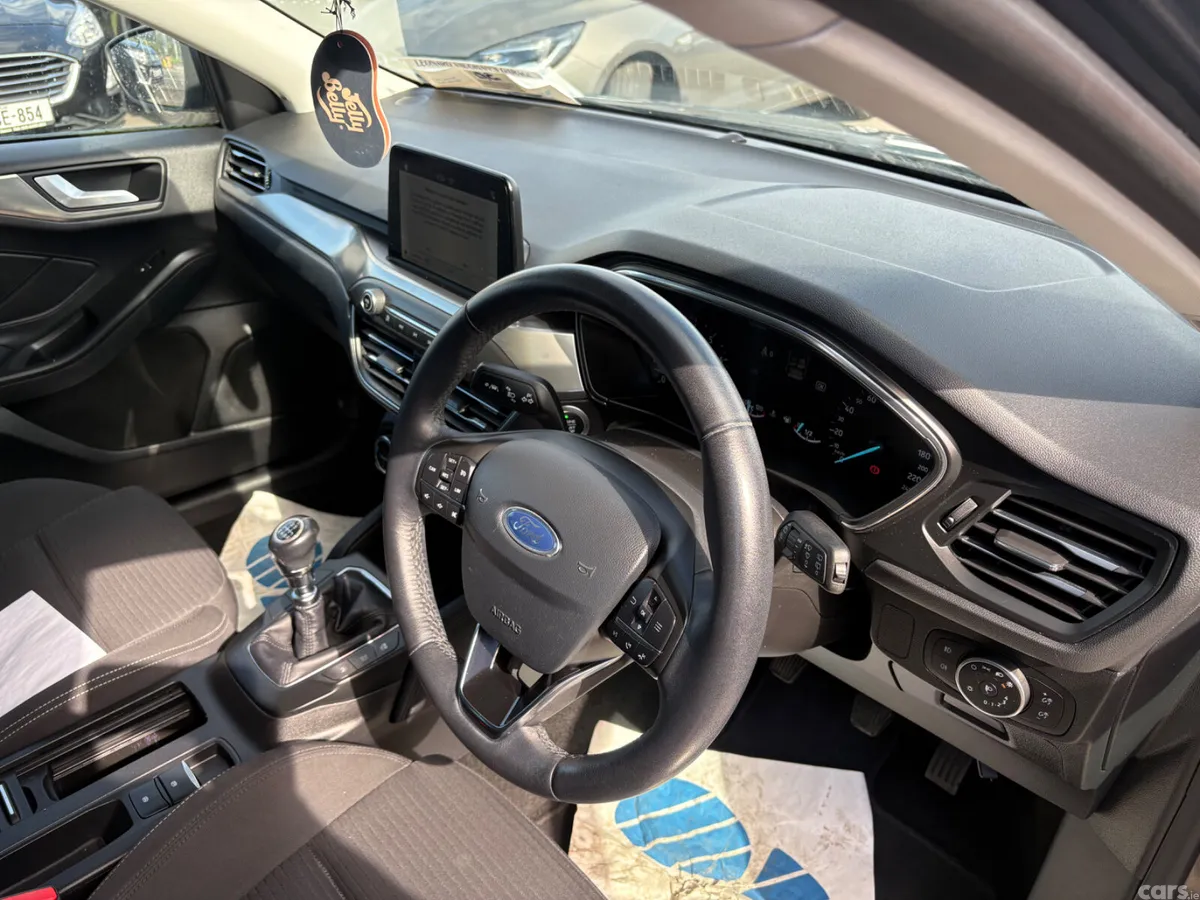 Ford Focus Hatchback, Petrol, 2019, Grey