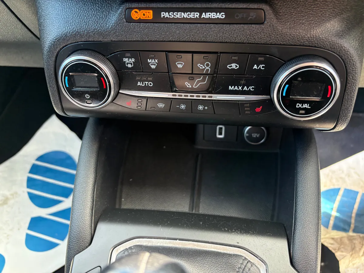 Ford Focus Hatchback, Petrol, 2019, Grey