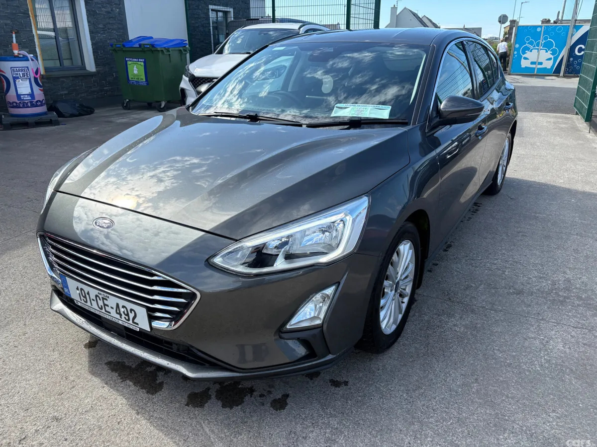 Ford Focus Hatchback, Petrol, 2019, Grey