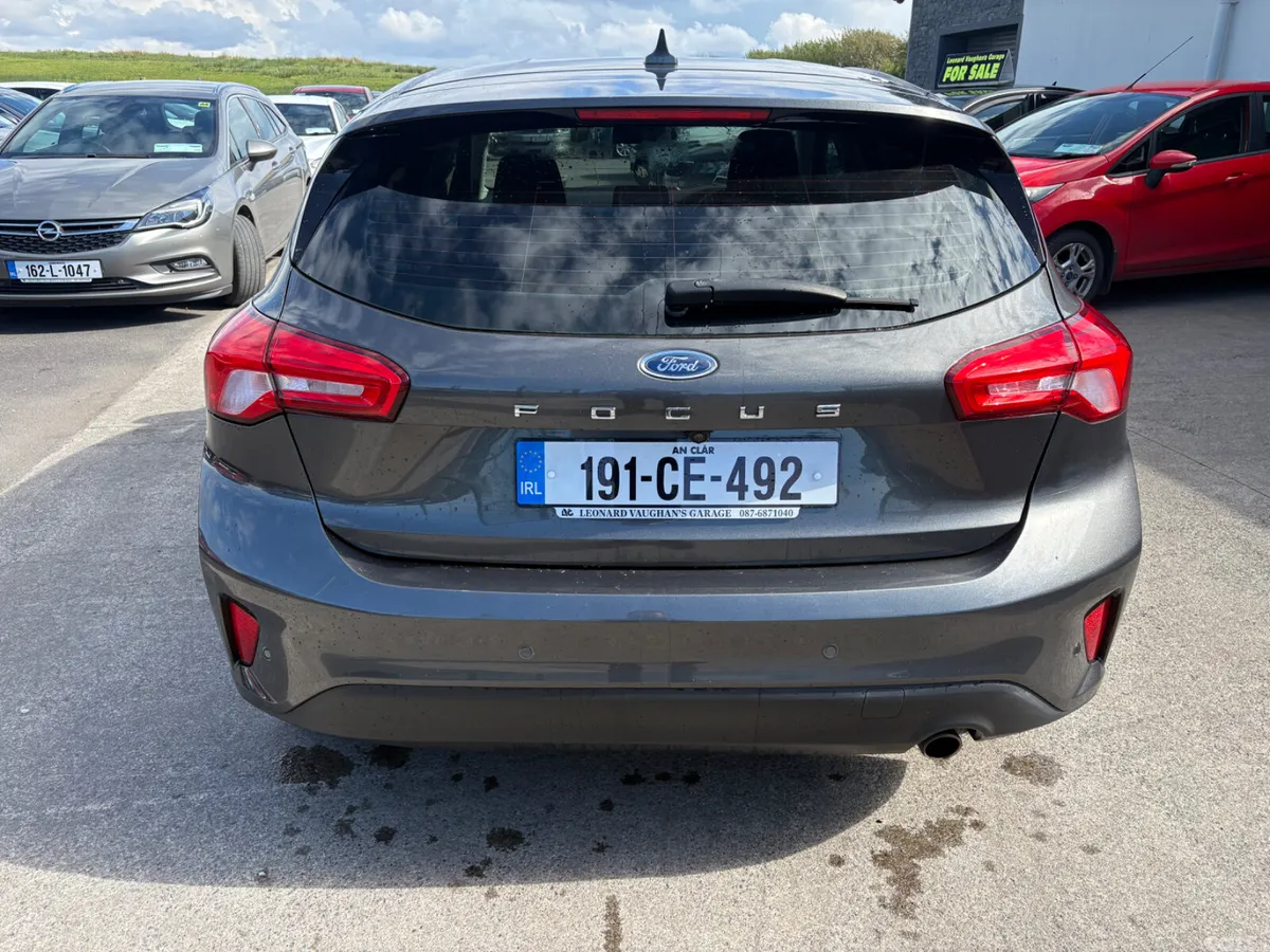Ford Focus Hatchback, Petrol, 2019, Grey