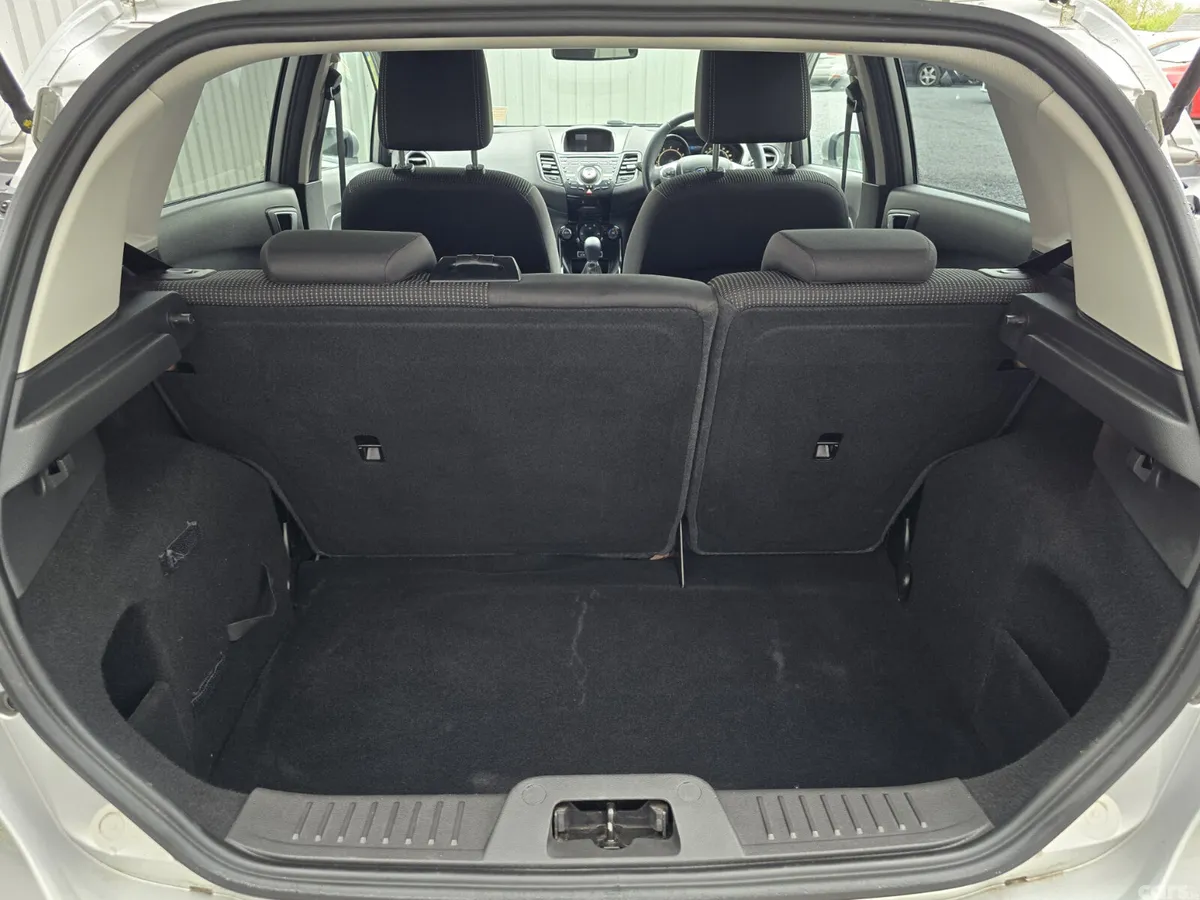 Ford Fiesta Hatchback, Petrol, 2015, Silver