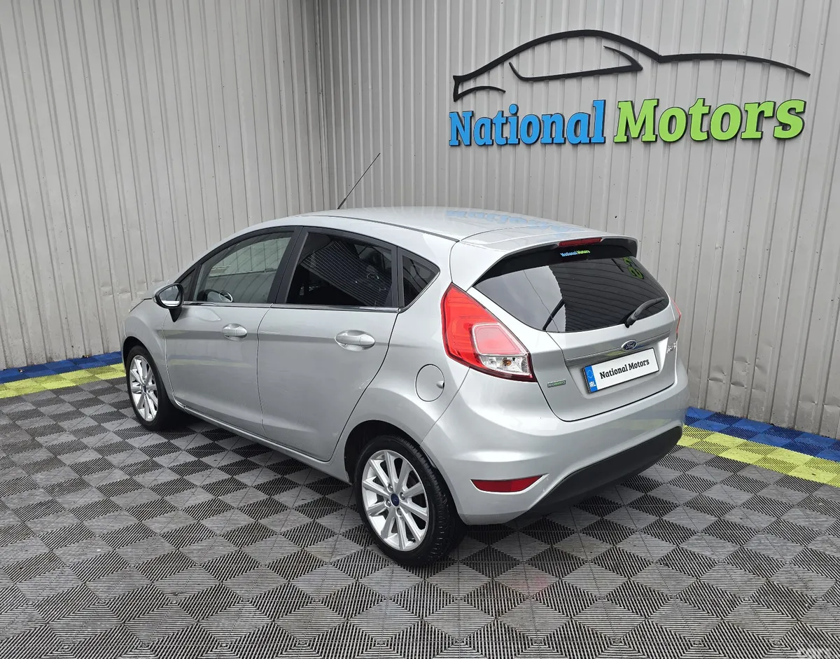 Ford Fiesta Hatchback, Petrol, 2015, Silver