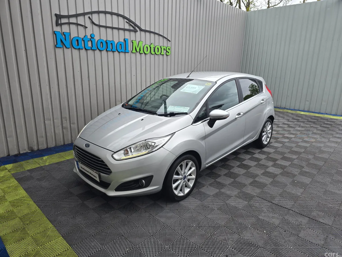 Ford Fiesta Hatchback, Petrol, 2015, Silver