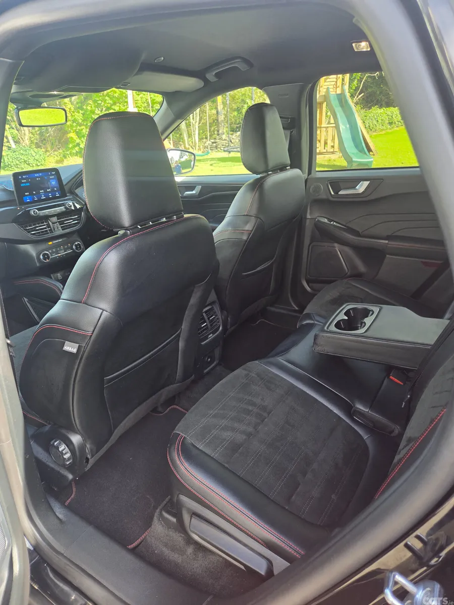 Ford Kuga SUV, Petrol Hybrid, 2024, Black