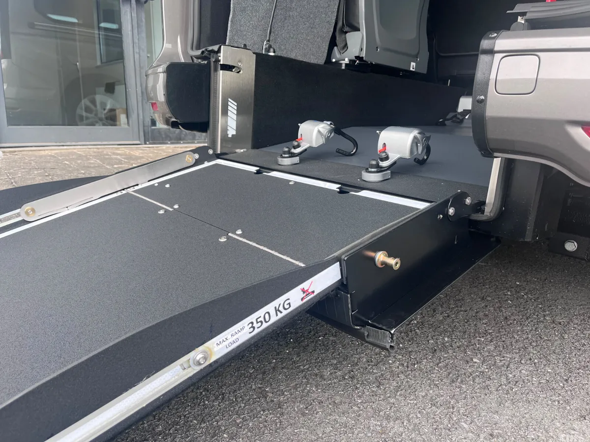 Ford Tourneo Connect MPV, Petrol Plug-in Hybrid, 2026, Silver