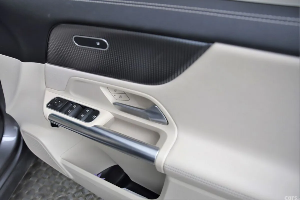 Mercedes-Benz GLA SUV, Diesel, 2022, Grey