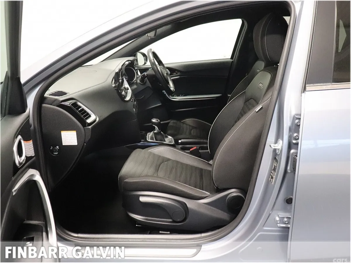 Kia Ceed Hatchback, Diesel Hybrid, 2024, Grey