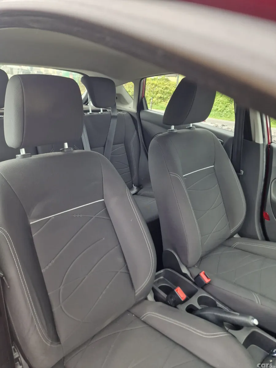 Ford Fiesta Hatchback, Petrol, 2014, Red