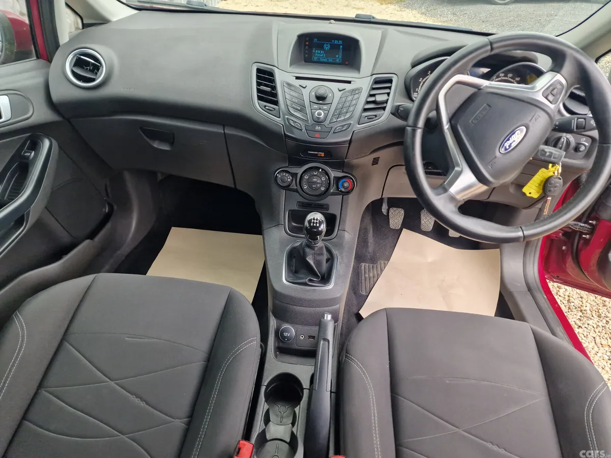 Ford Fiesta Hatchback, Petrol, 2014, Red
