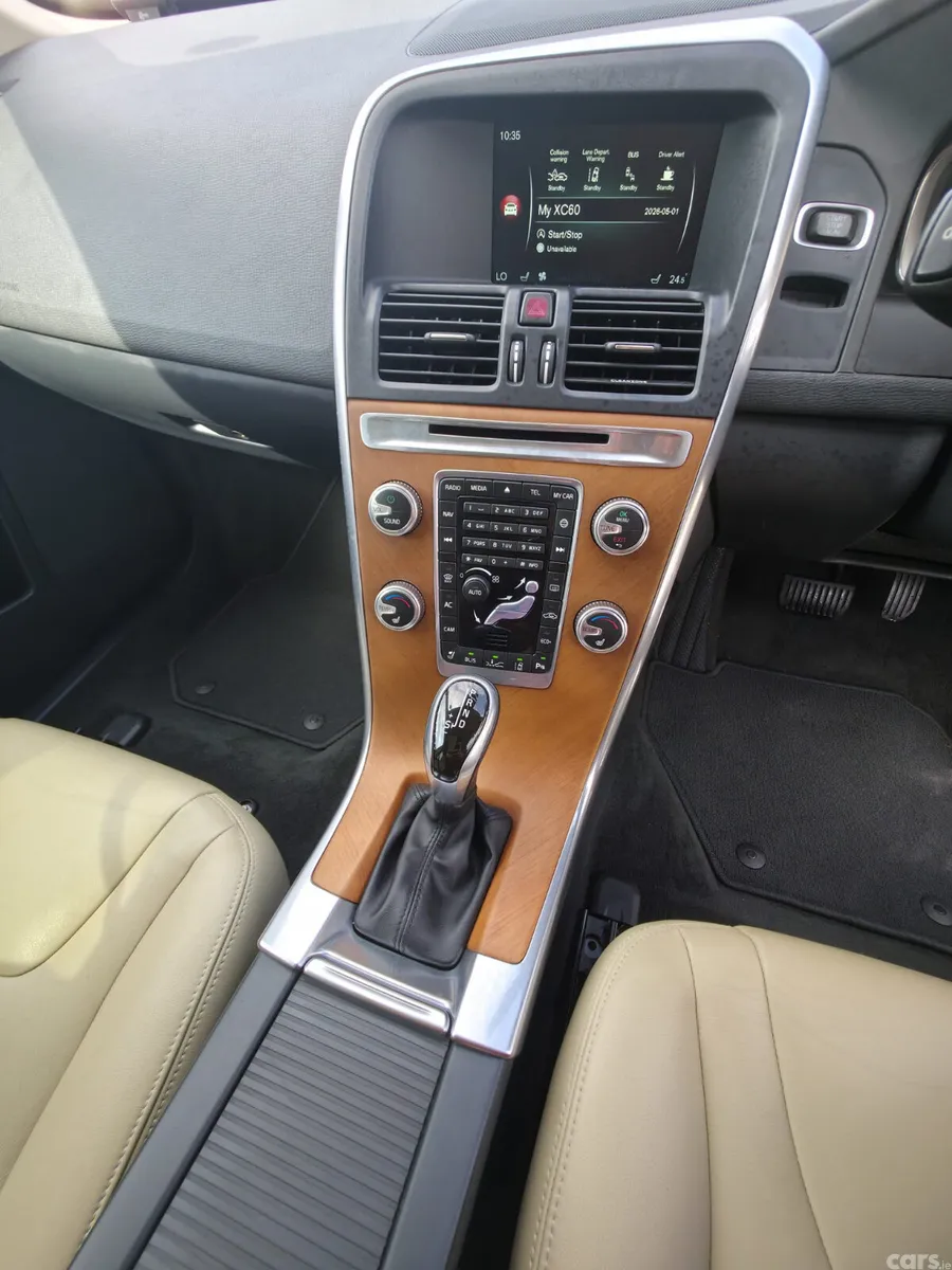 Volvo XC60 SUV, Diesel, 2016, White