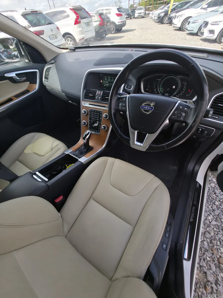 Volvo XC60 SUV, Diesel, 2016, White