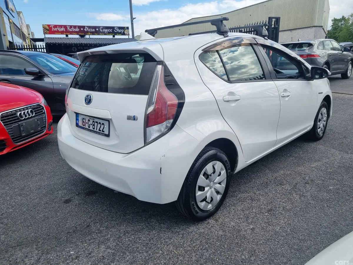 Toyota Aqua Hatchback, Petrol Hybrid, 2016, White