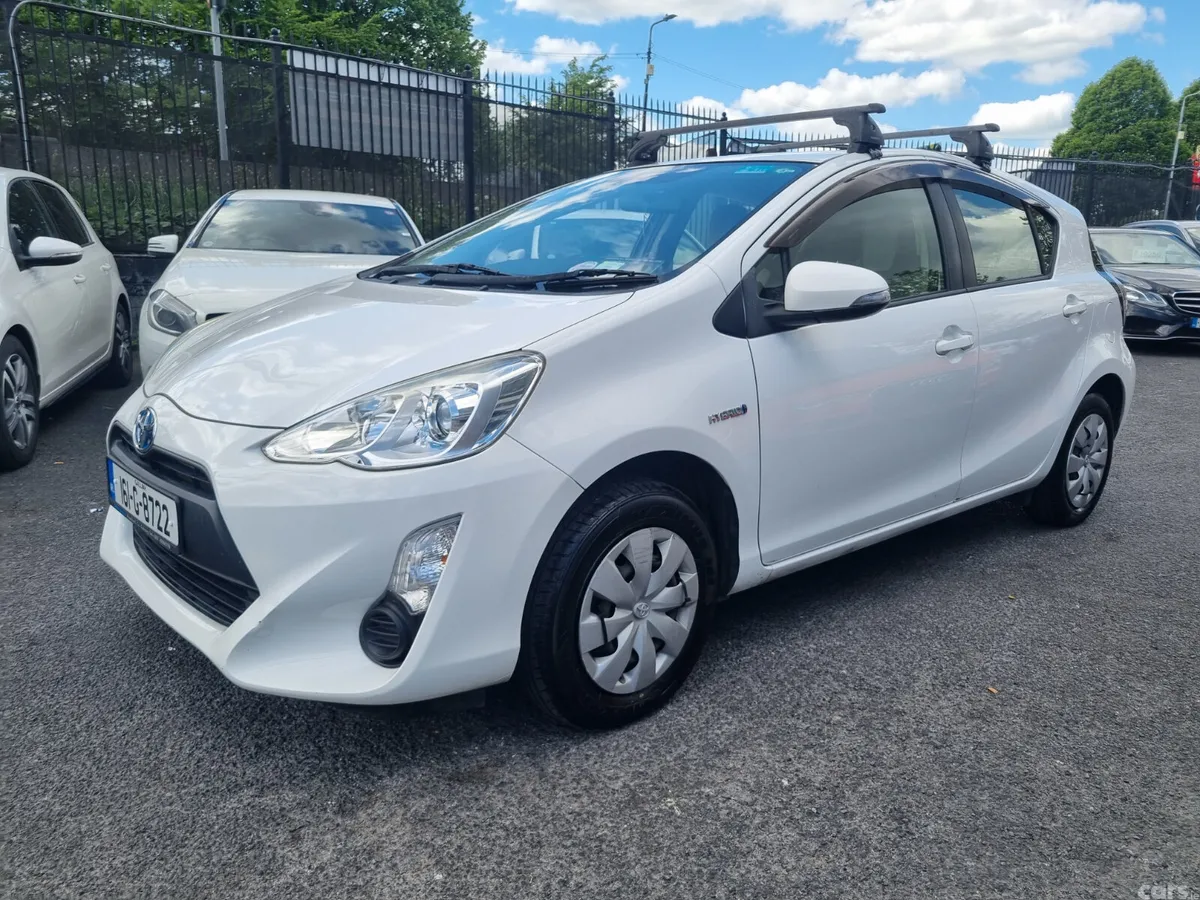 Toyota Aqua Hatchback, Petrol Hybrid, 2016, White