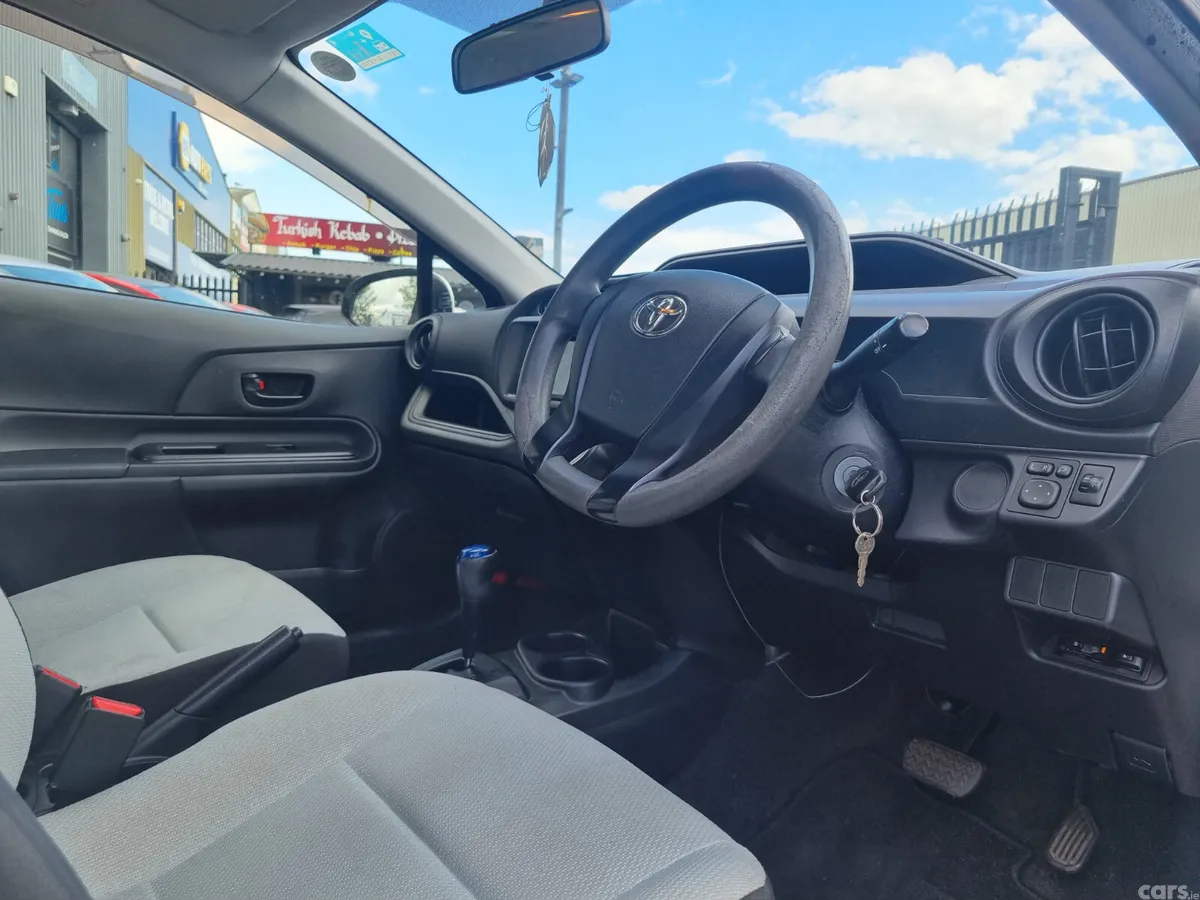 Toyota Aqua Hatchback, Petrol Hybrid, 2016, White