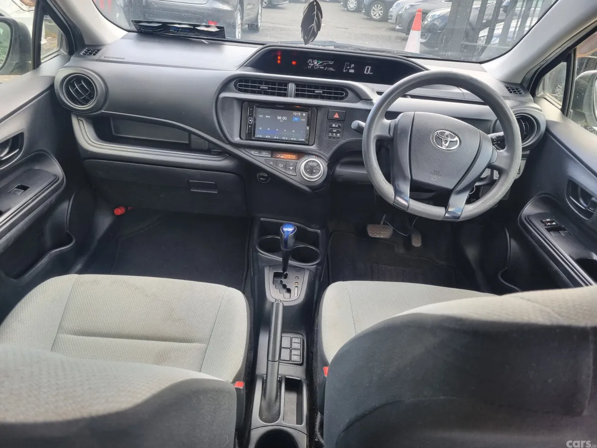 Toyota Aqua Hatchback, Petrol Hybrid, 2016, White