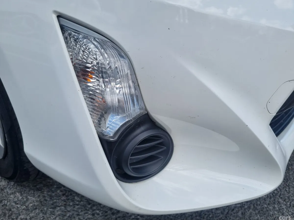 Toyota Aqua Hatchback, Petrol Hybrid, 2016, White