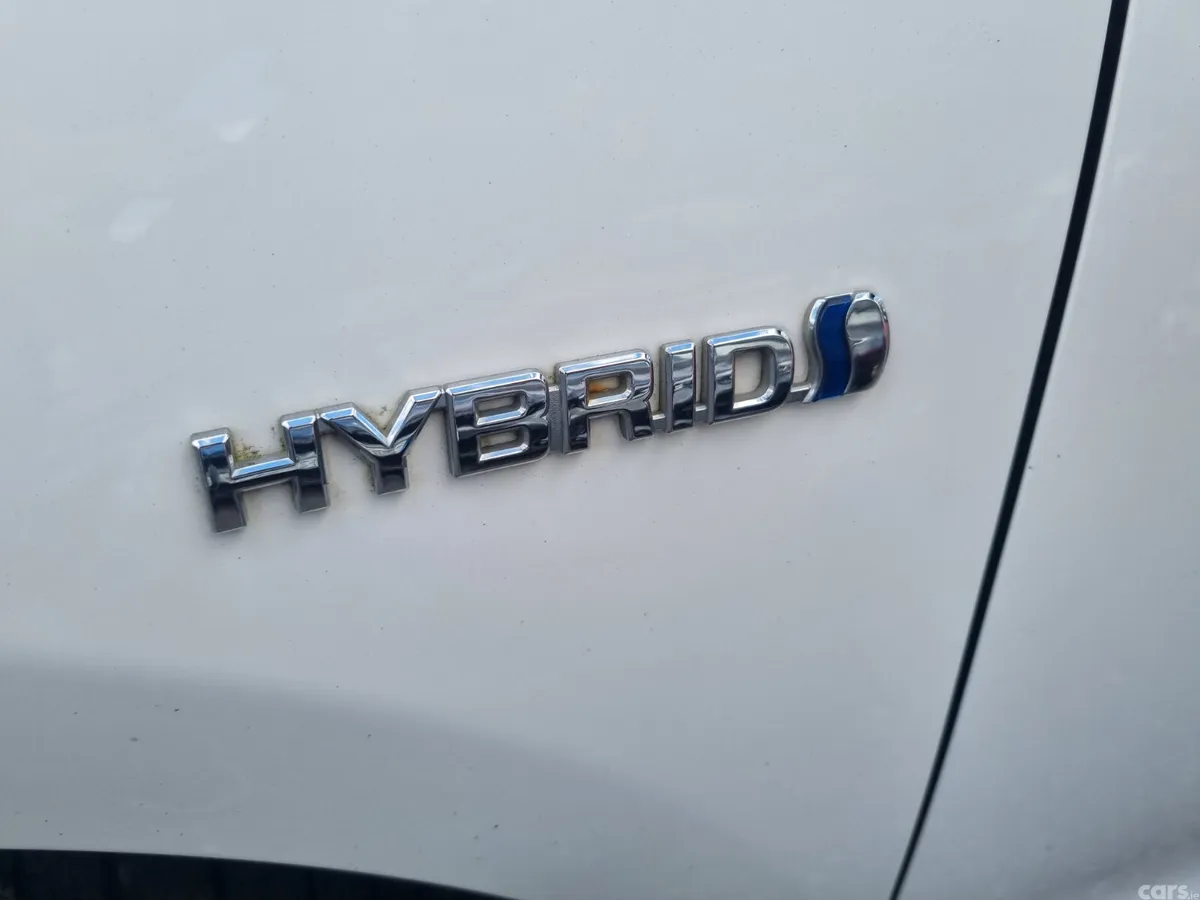 Toyota Aqua Hatchback, Petrol Hybrid, 2016, White