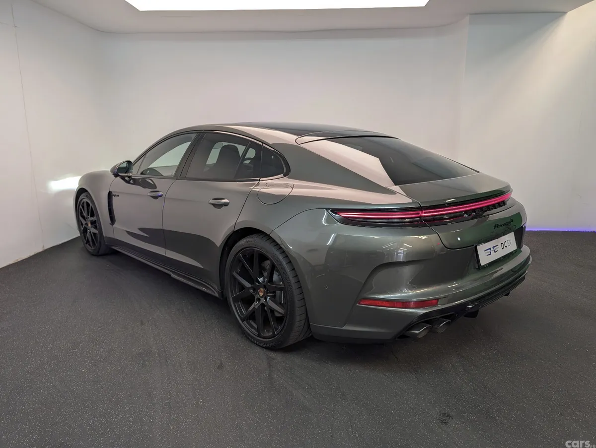 Porsche Panamera Hatchback, Petrol Plug-in Hybrid, 2025, Green