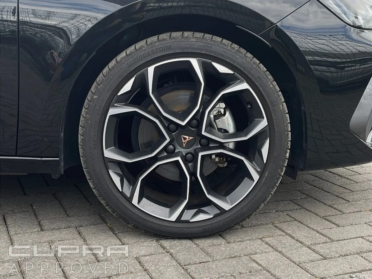 Cupra Leon Hatchback, Petrol, 2025, Black