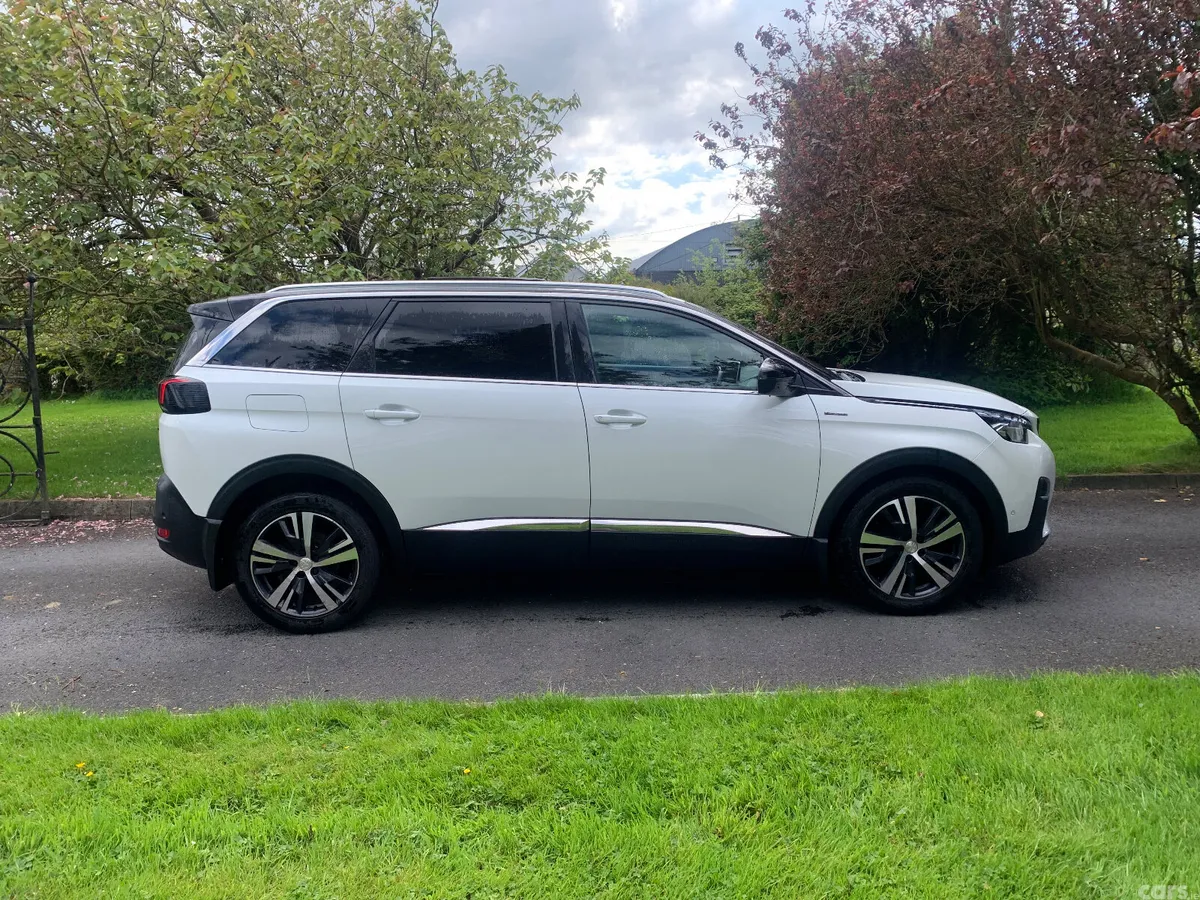 Peugeot 5008 MPV, Diesel, 2020, White