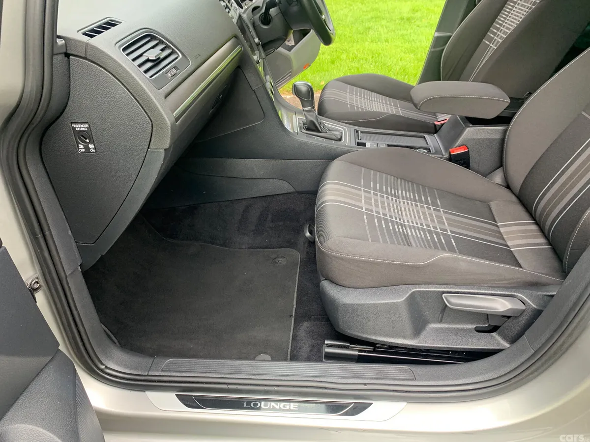 Volkswagen Golf Hatchback, Petrol, 2015, Silver