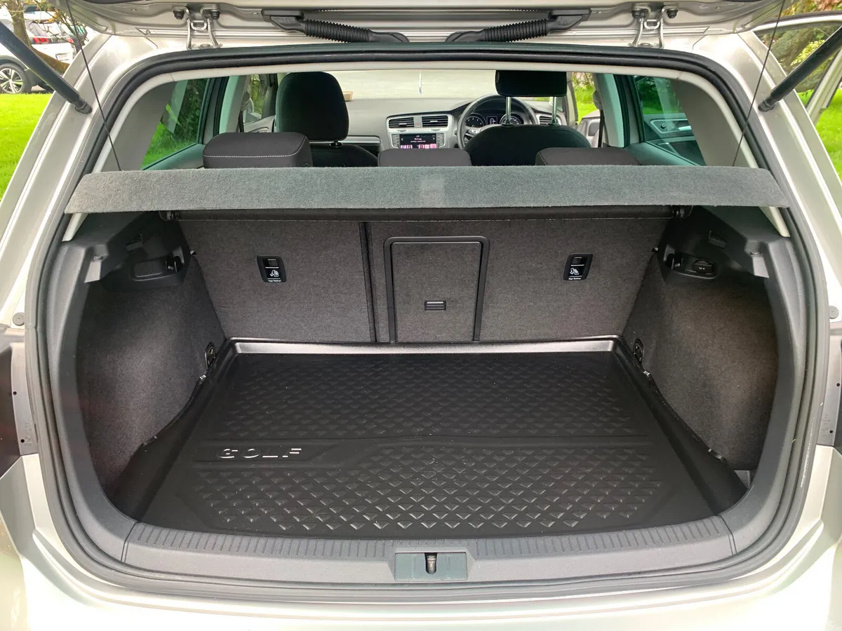 Volkswagen Golf Hatchback, Petrol, 2015, Silver