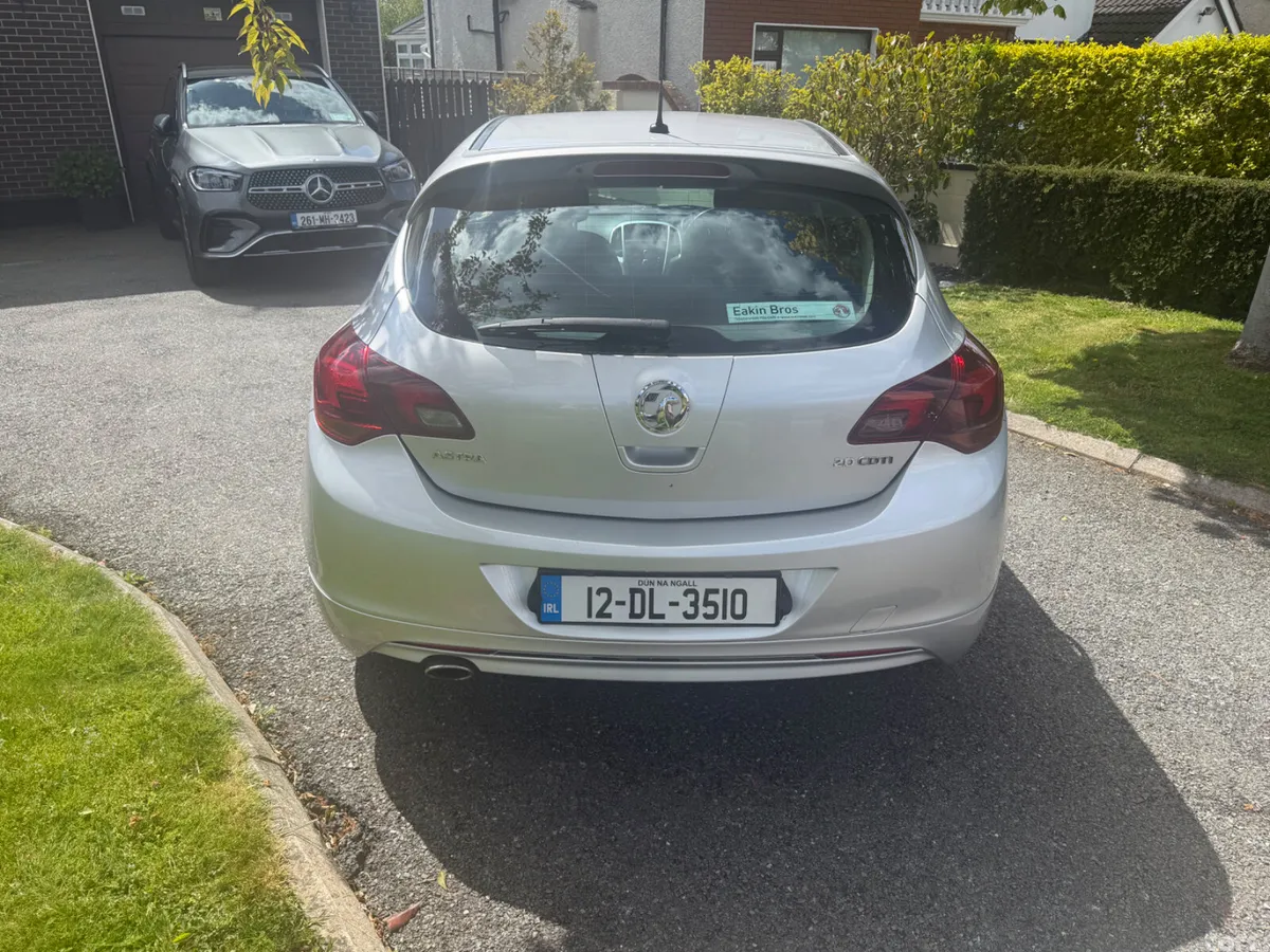 Vauxhall Astra Hatchback, Diesel, 2012, Silver
