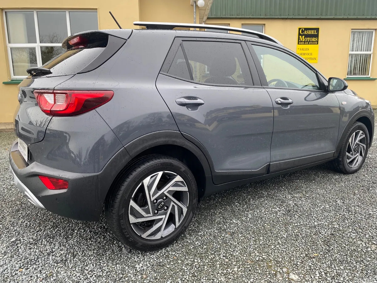 Kia Stonic Estate/Jeep, Petrol, 2021, Grey