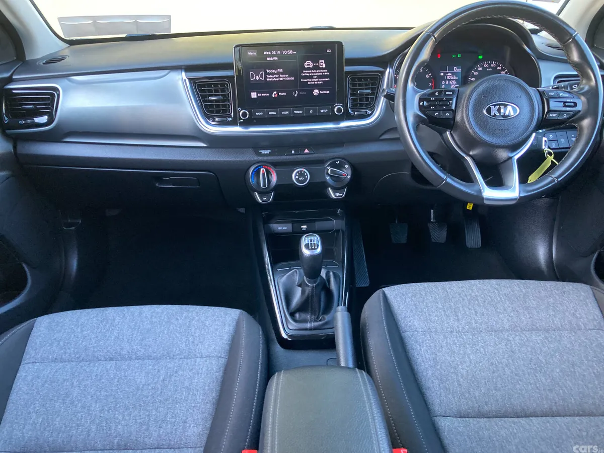 Kia Stonic Estate/Jeep, Petrol, 2021, Grey