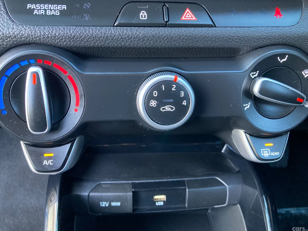 Kia Stonic Estate/Jeep, Petrol, 2021, Grey