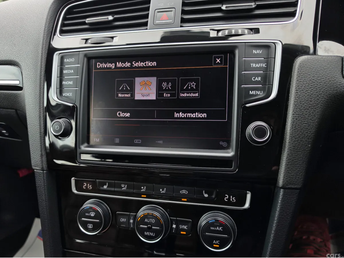 Volkswagen Golf Hatchback, Petrol, 2015, White