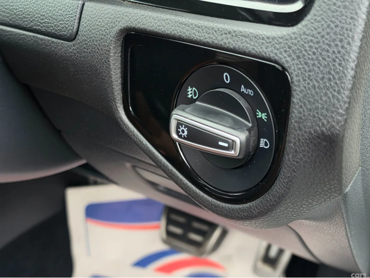 Volkswagen Golf Hatchback, Petrol, 2015, White