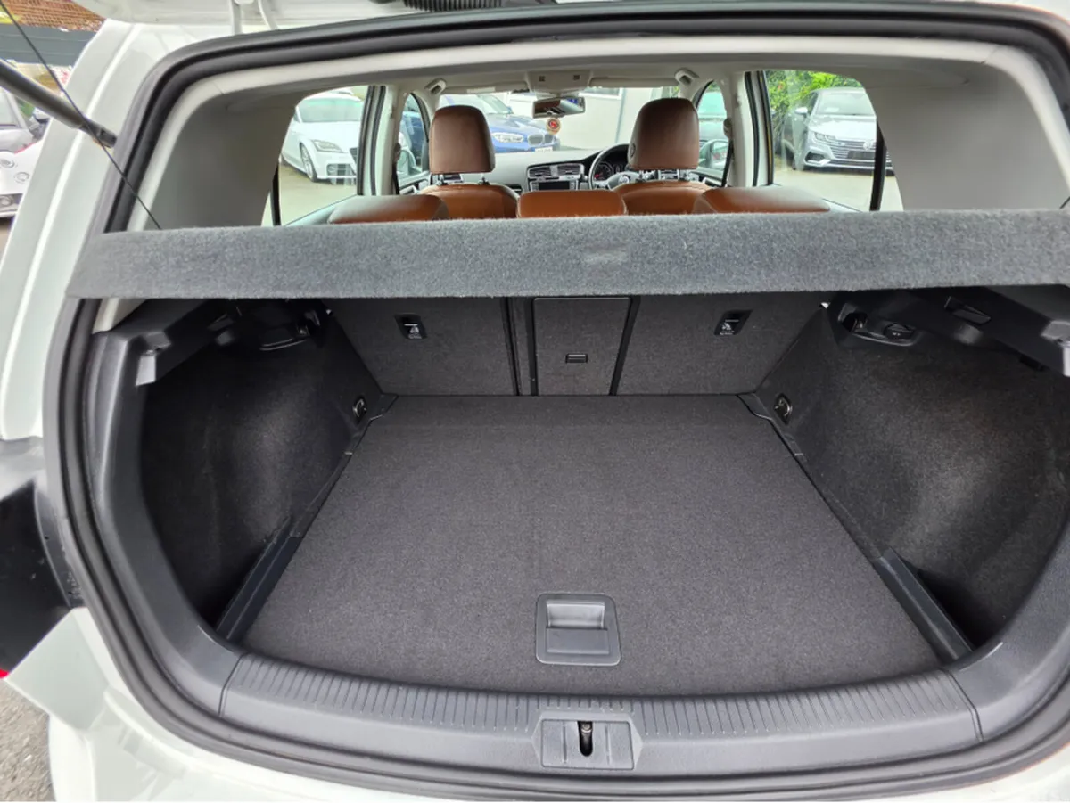 Volkswagen Golf Hatchback, Petrol, 2015, White