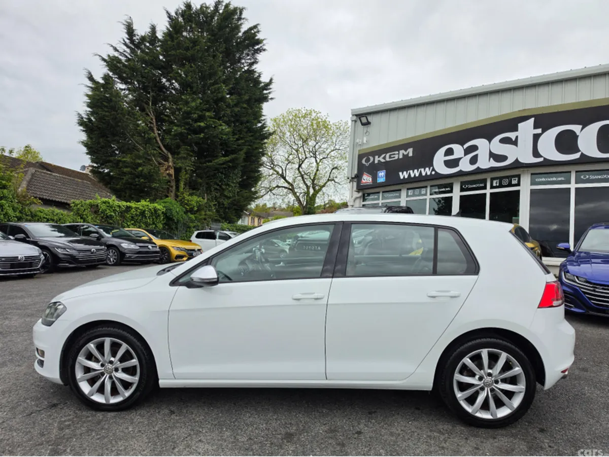 Volkswagen Golf Hatchback, Petrol, 2015, White
