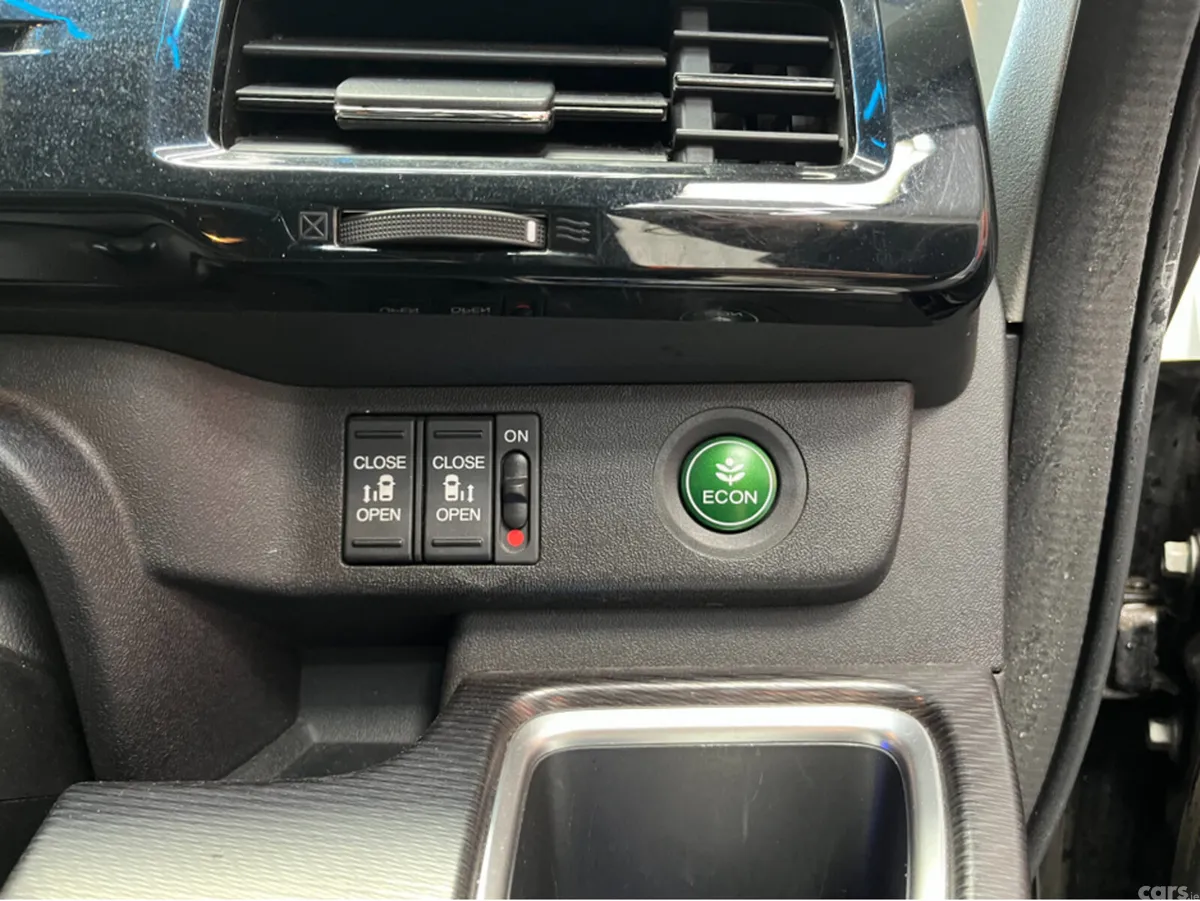 Honda Stepwagon MPV, Petrol Hybrid, 2018, Black