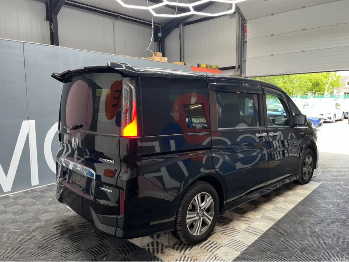 Honda Stepwagon MPV, Petrol Hybrid, 2018, Black