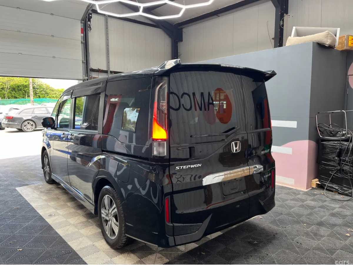 Honda Stepwagon MPV, Petrol Hybrid, 2018, Black