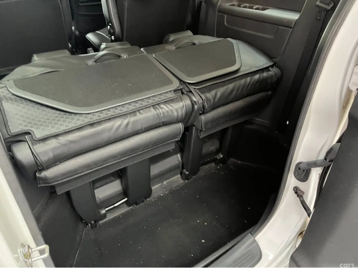 Honda Stepwagon MPV, Petrol Hybrid, 2019, White