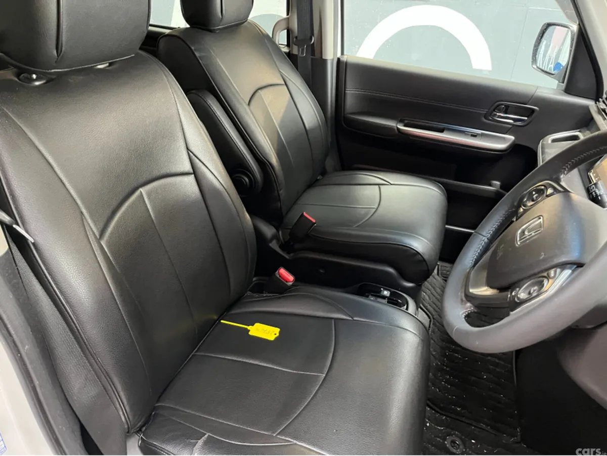 Honda Stepwagon MPV, Petrol Hybrid, 2019, White