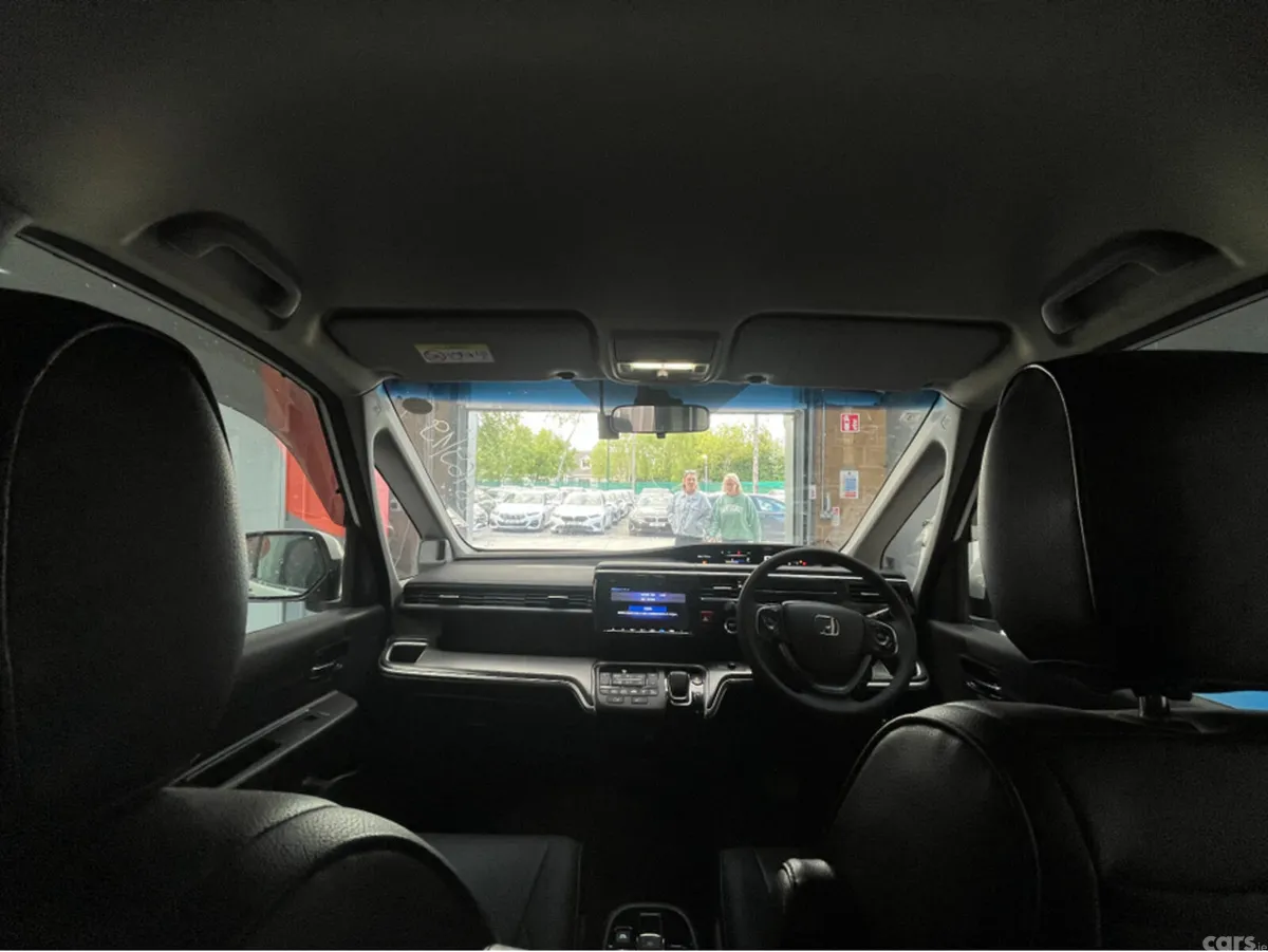 Honda Stepwagon MPV, Petrol Hybrid, 2019, White