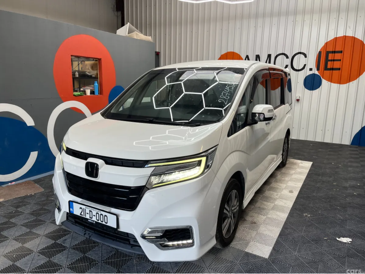 Honda Stepwagon MPV, Petrol Hybrid, 2021, White