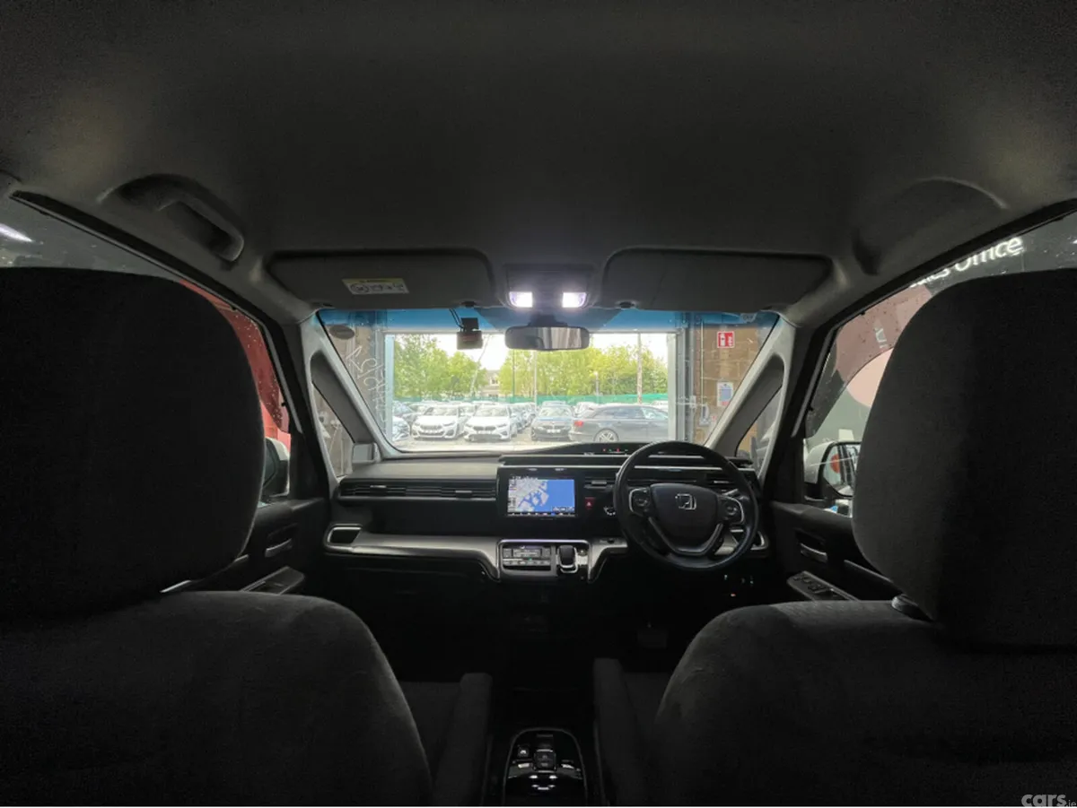 Honda Stepwagon MPV, Petrol Hybrid, 2021, White