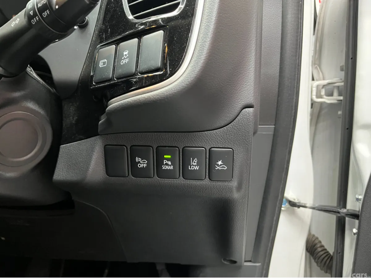 Mitsubishi Outlander SUV, Petrol, 2019, White