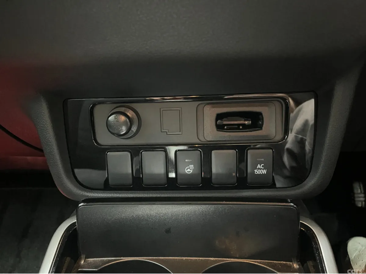 Mitsubishi Outlander SUV, Petrol, 2019, White