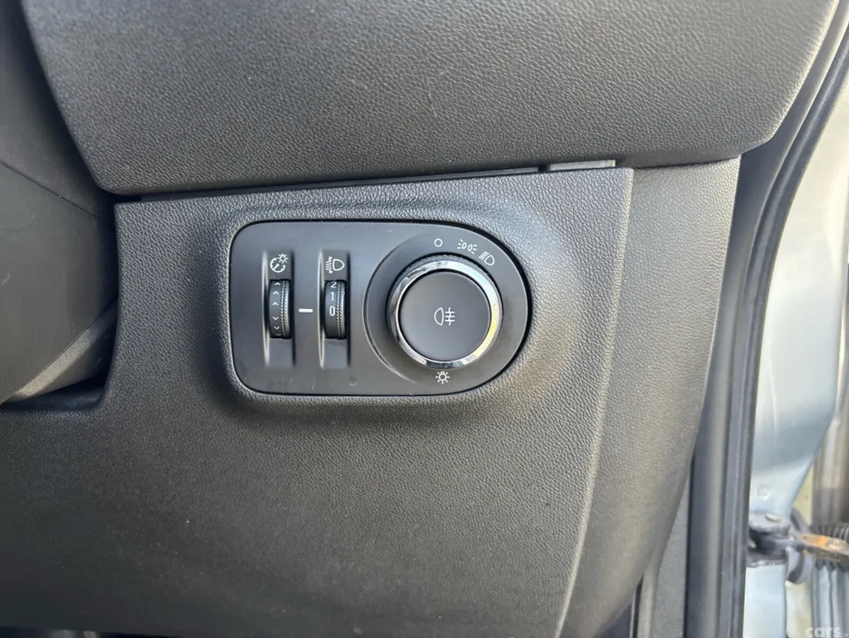 Opel Corsa Hatchback, Petrol, 2017, Grey