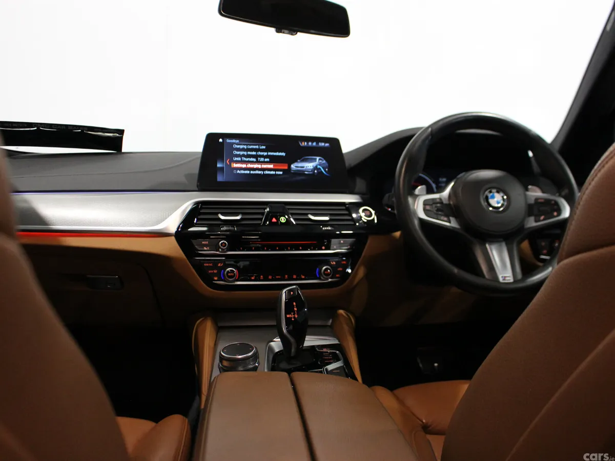 BMW 5-Series Saloon, Petrol Plug-in Hybrid, 2018, Blue