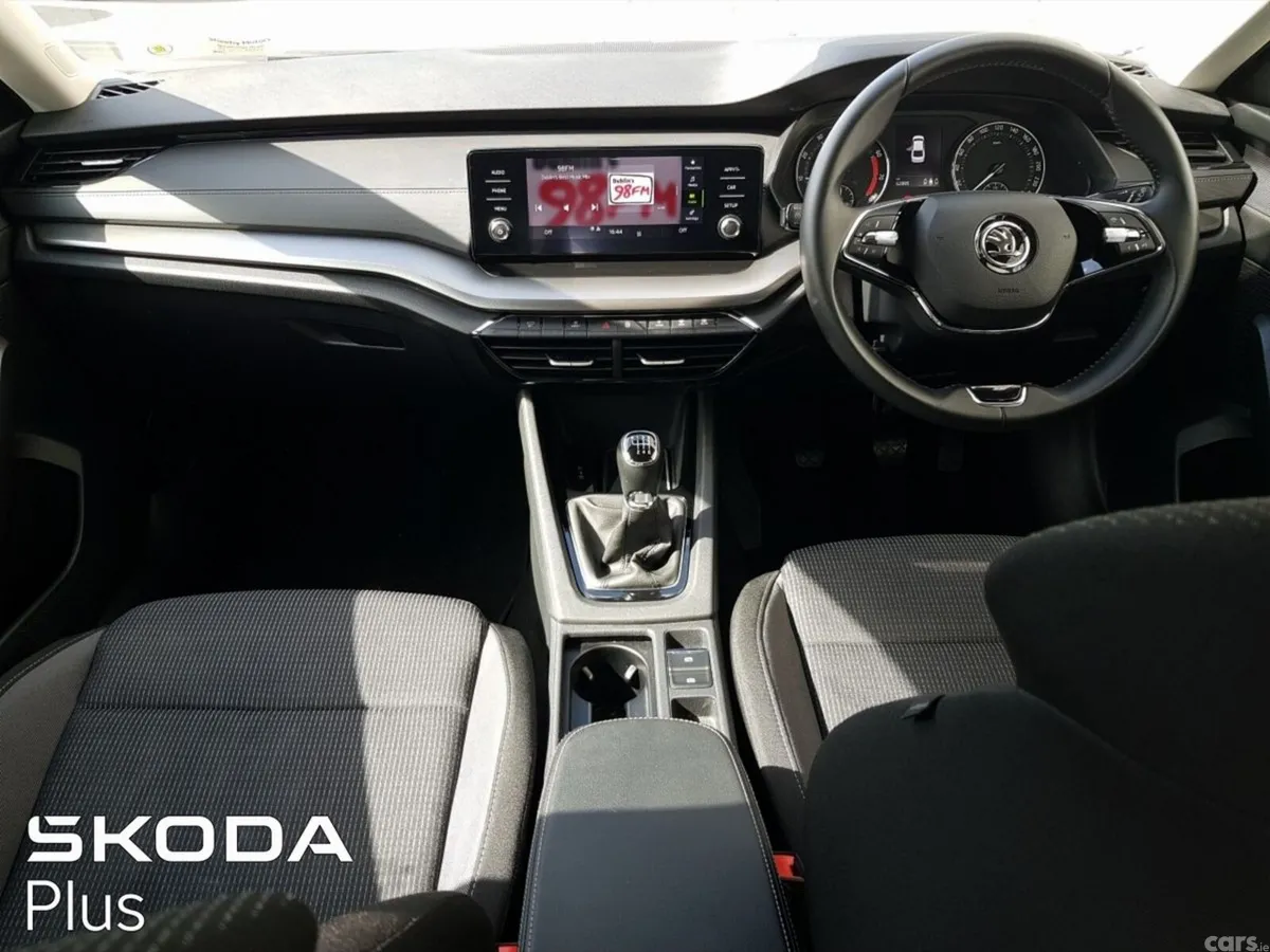 Skoda Octavia Saloon, Petrol, 2023, Red