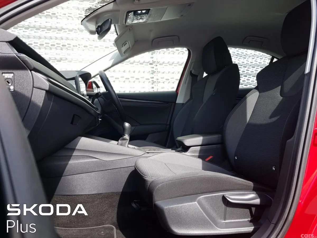 Skoda Octavia Saloon, Petrol, 2023, Red